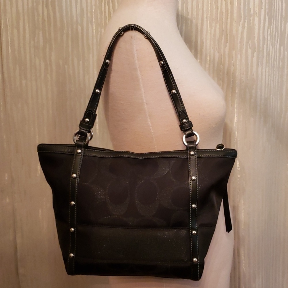 AUTHENTIC COACH PURSE CUTE
